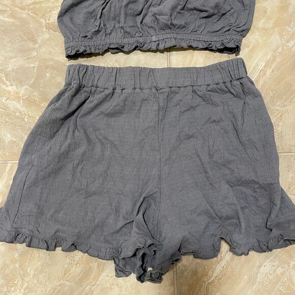 New Free people beach Twyla Short Set size L
NWOT never worn before - Picture 3 of 4